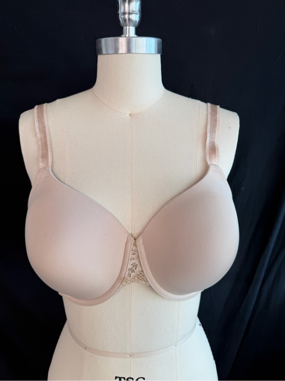 Wacoal 34DDD Everyday Nude T-Shirt Bra with Lace Trim